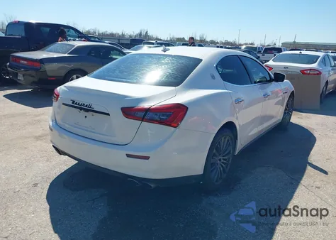 2017 Maserati Ghibli из США, поврежденный, VIN ZAM57XSA2H1206194